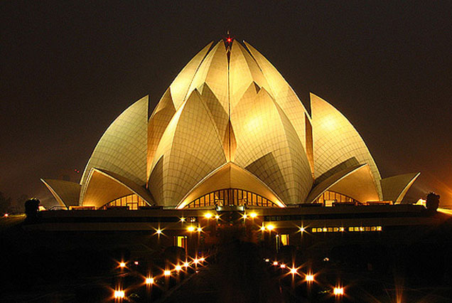Lotus Temple’s petal-like architecture illuminated during a Delhi evening tour.